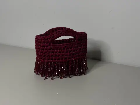 Borsa bordeaux con frange gioiello